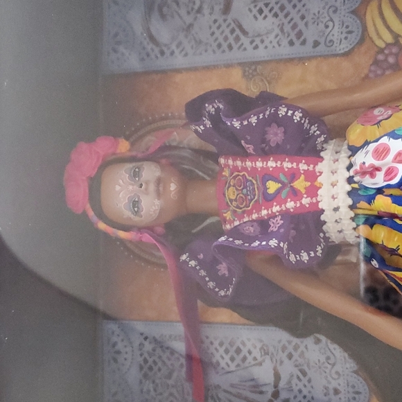 Barbie Dia de Muertos 2022 Barbie Collector Doll - Picture 3 of 11